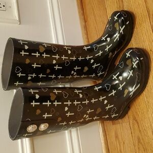 Nomad Puddles Rain Boots Hearts and Crosses